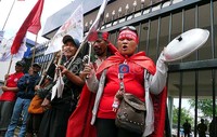 Mereka akan menduduki dan menginap apabila Mendagri tidak menyelesaikan status identitas mereka. Rengga Sancaya/detikcom