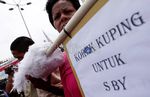 Korek Kuping Raksasa untuk SBY