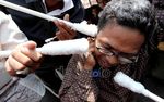 Korek Kuping Raksasa untuk SBY
