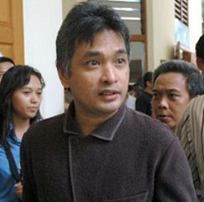 Selepas dari Bui, Mantan Bos Playboy Indonesia Tulis Novel