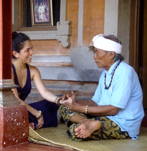 Wisata Spiritual Ala Eat, Pray, Love