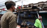 Belasan PKL Tebet Digusur