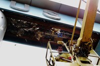 Sampah-sampah plastik dan lainnya dibersihkan oleh petugas. Rengga Sancaya/detikcom.