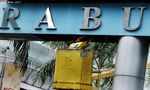 Mengusir Sampah di Gerbang GBK