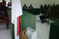Dari persidangan terungkap, Totok mempunyai kaitan dengan Ponpes Al-Zaytun Indramayu, Jabar.