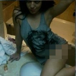 Foto Nakal Kembali Beredar, Sheila Marcia Hanya Korban?