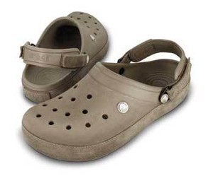 Crocs! Sepatu Favorit Orang Indonesia Raup Rp 9 Triliun