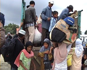 Penganut Syiah di Sampang Dipulangkan Paksa dari Lokasi Pengungsian
