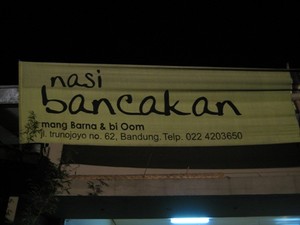Santap Siang ala Tempo Dulu di Nasi Bancakan, Bandung