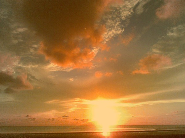Sunrise Menawan di Pantai Pasir Padi, Kep. Bangka Belitung