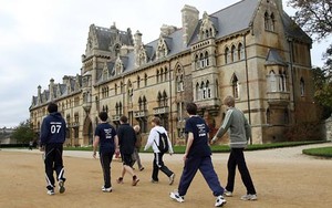  Dosen Oxford Ditahan Atas Kematian Rekannya