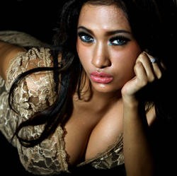 Amelia Alfiani: Cowok Tinggi & Besar Lebih Menggairahkan