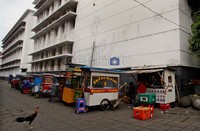 Kawasan ini merupakan cikal bakal kota Jakarta yang menyimpan potensi wisata sejarah dan arsitektur. Sayang, ketidaktegasan Pemerintah Provinsi DKI Jakarta menertibkan PKL membuat para PKL main kucing-kucingan.