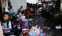 Selain orangtua juga banyak anak-anak bahkan beberapa di antaranya masih balita yang rentan terkena penyakit. Hasan Alhabshy/detikcom.