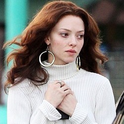 Perankan Bintang Porno, Amanda Seyfried Siap Tampil Bugil