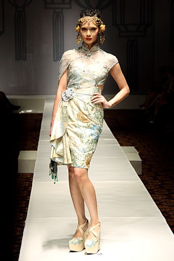 Sebastian Gunawan Shanghai Swing at Grand Ballroom Hotel Mulia. Senayan. Jakarta. 11/01/2012. [Foto: Mohammad Abduh/Wolipop]