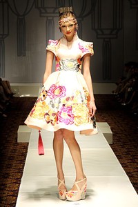 Sebastian Gunawan Shanghai Swing at Grand Ballroom Hotel Mulia. Senayan. Jakarta. 11/01/2012. [Foto: Mohammad Abduh/Wolipop]