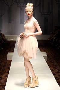 Sebastian Gunawan Shanghai Swing at Grand Ballroom Hotel Mulia. Senayan. Jakarta. 11/01/2012. [Foto: Mohammad Abduh/Wolipop]