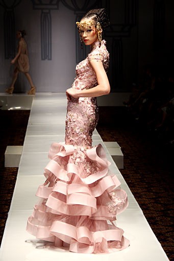 Sebastian Gunawan Shanghai Swing at Grand Ballroom Hotel Mulia. Senayan. Jakarta. 11/01/2012. [Foto: Mohammad Abduh/Wolipop]