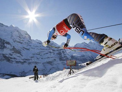 Serunya Bermain Ski di Swiss