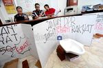 ICW Berkirim Toilet Jongkok untuk DPR