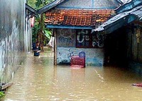 Banjir paling parah melanda Ciujung, Serang, dengan ketinggian 5 meter sementara di daerah lain bervariasi hingga 30 cm.(Ahmad Fikri/detikcom)