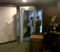 Rosa Bersaksi di Sidang Nazar, Pengunjung Diperiksa Metal Detector