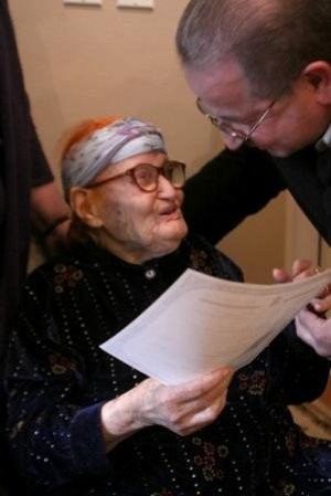 Usia 111 Tahun, Nenek Asal Irak Resmi Jadi Warga Negara AS