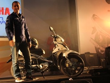 Tips Berkendara Motor di Musim Hujan ala Jorge Lorenzo