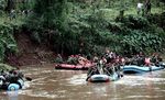 Foke Bersihkan Sampah Ciliwung