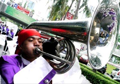 Drumband Meriahkan Penutupan Jakarta EpiCarnival