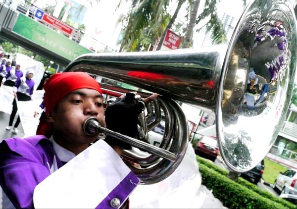 Drumband Meriahkan Penutupan Jakarta EpiCarnival