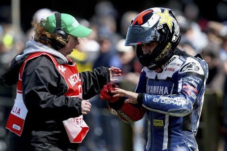 Lorenzo Tak Lagi Diganggu Cedera Tangan