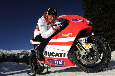 Lorenzo: Rossi Bisa Bersaing Jadi Juara di 2012, asal...