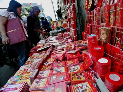 Petak Sembilan Merah Menyala