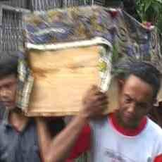 4 Korban Tewas Pesta Miras Oplosan Dimakamkan, 3 Orang Kritis