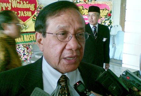 Jelang Maghrib, Akbar Tanjung Temui SBY