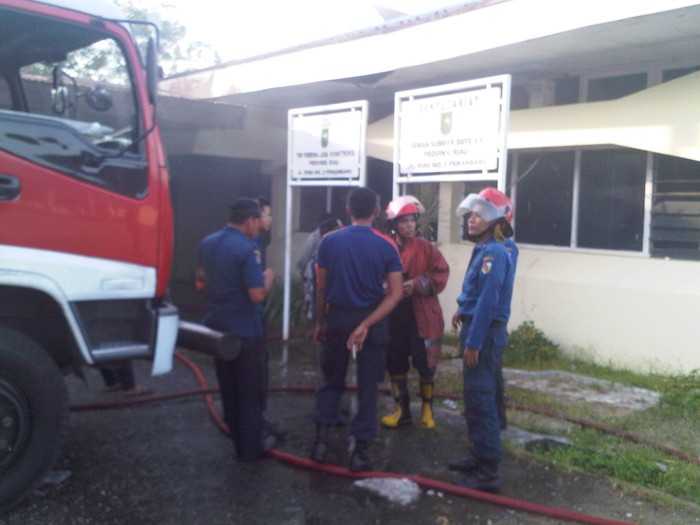 Gedung Sumber Daya Air Dinas PU Riau Terbakar
