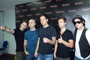 Gitaris Simple Plan: Saya Sangat Suka Kolaborasi dengan Tantri Kotak