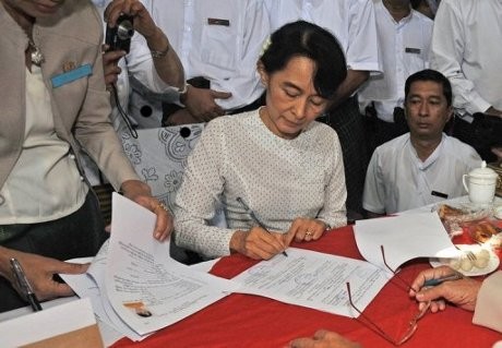 Suu Kyi Resmi Daftar Jadi Anggota Parlemen Myanmar