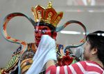 Ritual Pencucian Patung Dewa Jelang Imlek