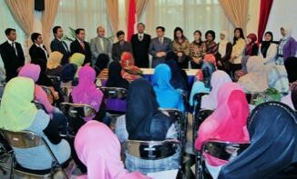 Sekolah Mengangkat Harkat TKW Bermasalah