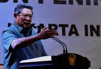 Presiden SBY memberikan instruksinya dalam rapat kerja pemerintah 2012 yang dihadiri menteri, gubernur, pangdam, kapolda, kajati, bupati dan DPRD se-Indonesia. Cahyo/Setpres.