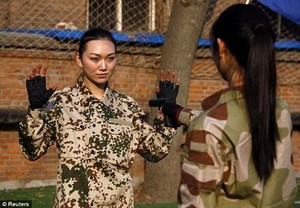 Wuih! China Bikin Pelatihan Untuk Menjadi Bodyguard Wanita