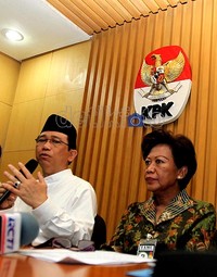Ketika ditanya mengenai proyek apa saja yang dia laporkan, Marzuki menolak menjawab. Saya tidak mau membicarakan teknis. Silakan ditindaklanjuti oleh KPK, tutur Marzuki di KPK bersama Sekjen DPR Nining Indra Saleh ini. Ramses/detikcom.