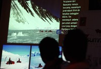 Ekspedisi 7 puncak tertinggi di 7 benua memiliki tiga tujuan utama, diantaranya ingin memberikan kesaksian dan fakta tentang cepatnya perluasan fenomena pemanasan global serta perubahan iklim yang kian memburuk.