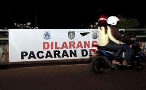 Imbauan Polisi: Anak Muda Jakarta, Jangan Pacaran di Flyover
