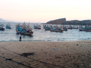 Tanjung Papuma, hamparan pasir putih di ujung Timur