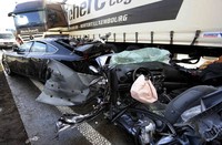 Lebih dari 50 mobil terlibat dalam tabrakan beruntun ini. Reuters/Fabian Bimmer.