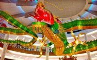 Lampion naga sepanjang 80 meter ini menjadi daya tarik tersendiri di Mal Serpong.
